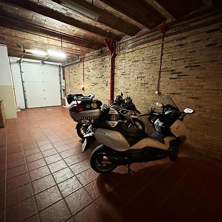 Casa Neus, Casa Cerca De Barcelona Villa Sant Feliu de Llobregat Luaran gambar
