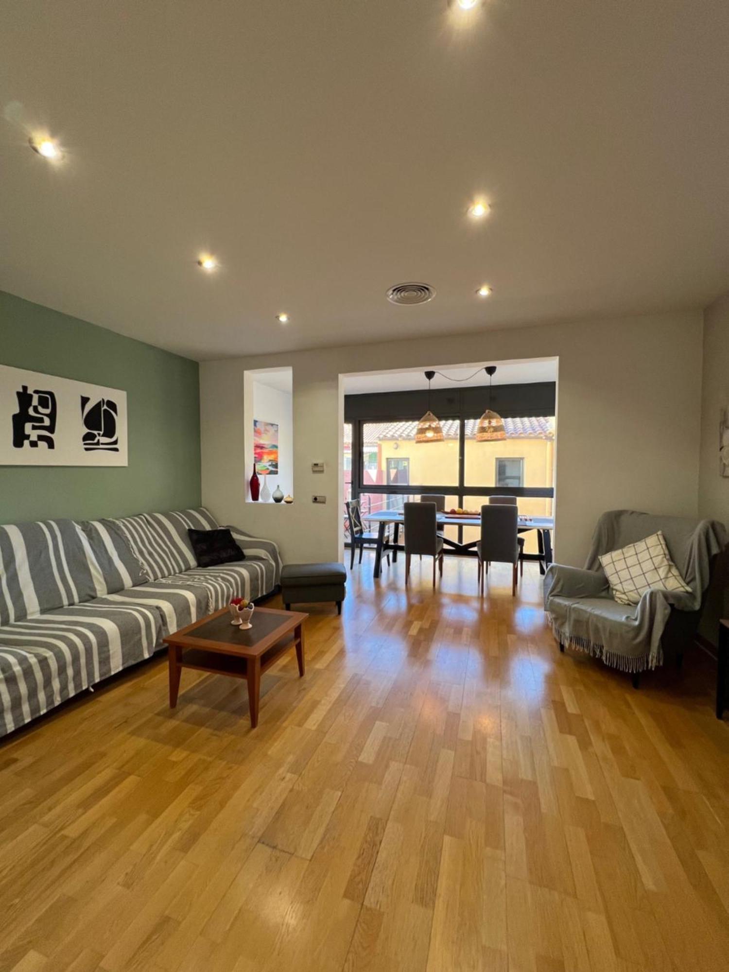 Casa Neus, Casa Cerca De Barcelona Villa Sant Feliu de Llobregat Luaran gambar